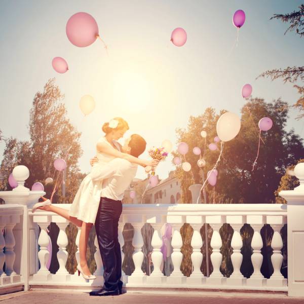 Lacher de ballons dans le ciel pour événement privé